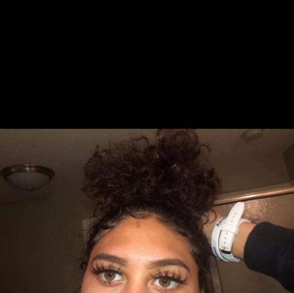 Allura Mink Lashes - Picture 7 of 8